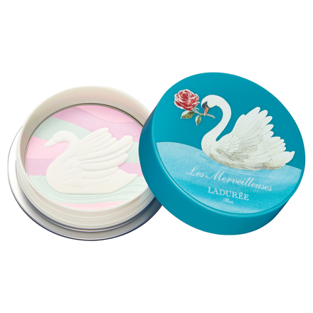 SILKY PRESSED POWDER / Les Merveilleuses LADURÉE